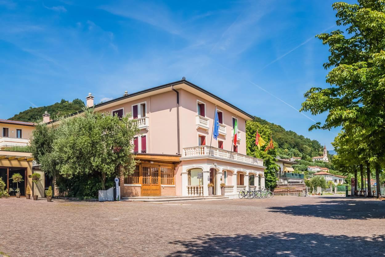 Hotel Alla Corte Spa & Wellness Relax Bassano del Grappa Exterior photo